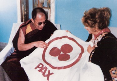 Воспоминания о вручении Знамени Мира Далай Ламе в Дхарамсале, Индия