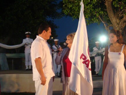 La Bandera de la Paz en la bella Cozumel, isla de paz