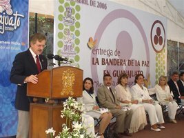 Presentation of the Banner of Peace to Guanajuato State, Mexico