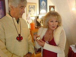 The International Commitee Gives the Roerich Medal to José Argüelles