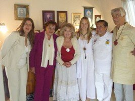 The International Commitee Gives the Roerich Medal to José Argüelles