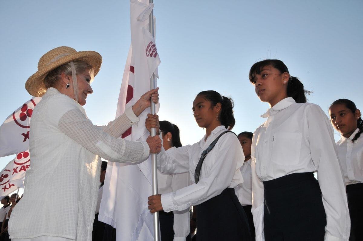 43 Banderas Ondeando Cotazacoalcos 06