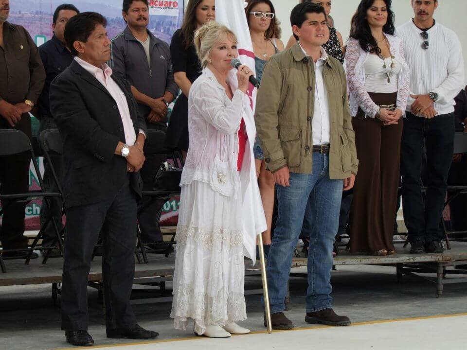 Dos Nuevas Banderas Zitácuaro 03