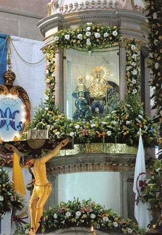 Entrega Bandera Catedral CDMX 04
