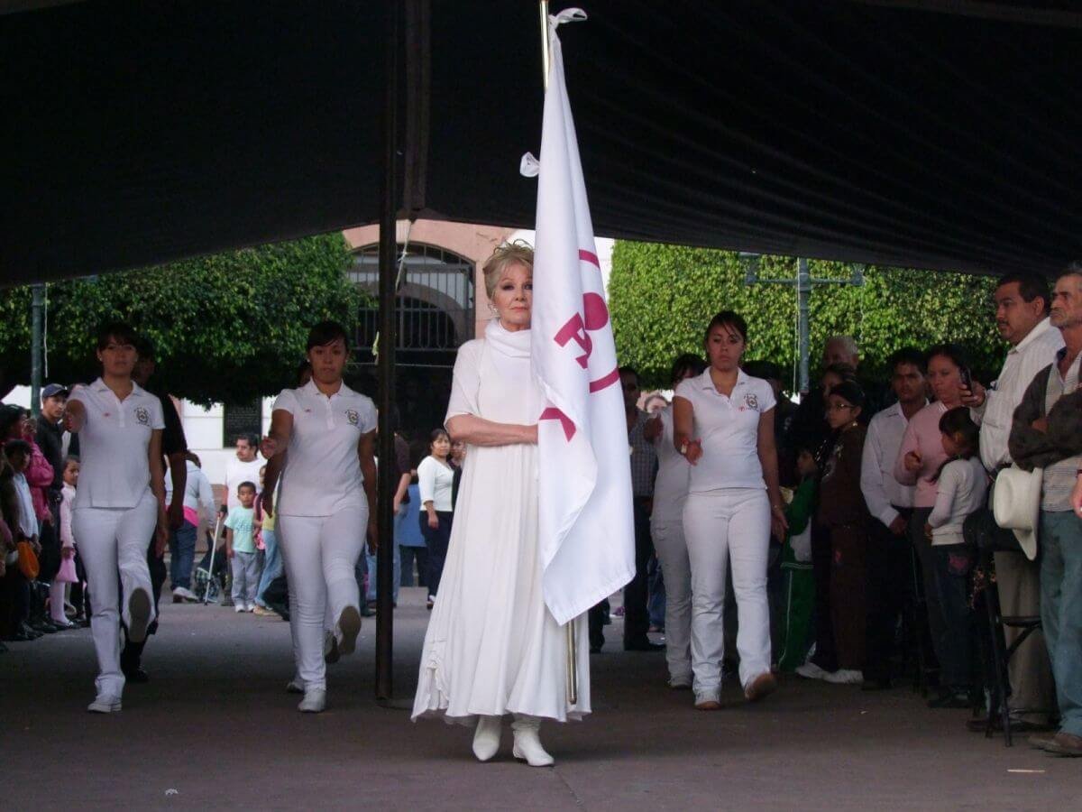 Izamiento Bandera Monumental Zitácuaro 02