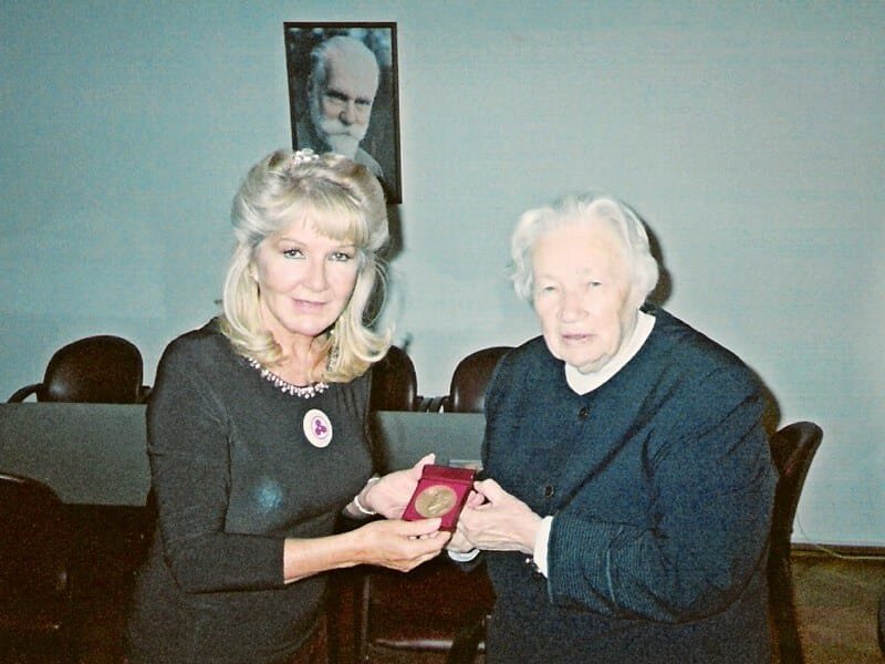 Pacto Roerich y Bandera Paz 70 Aniversario Rusia 01