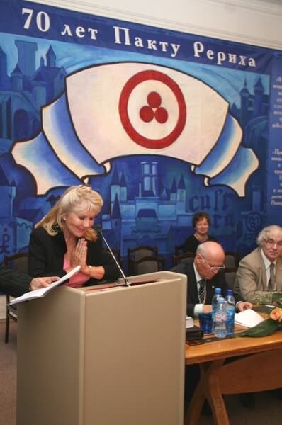 Pacto Roerich y Bandera Paz 70 Aniversario Rusia 03