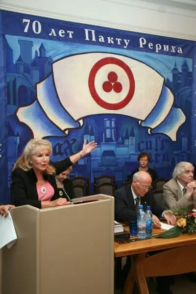 Pacto Roerich y Bandera Paz 70 Aniversario Rusia 06